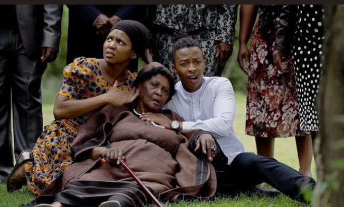 16.Lydia tried to run away from a heated brawl with Kussman over Justin’s rape case when she tweeted...“guys i don’t know & keeping up with me ”(Kussman) carried bazooka and quoted her...“If timini didn’t cheat on you,trust me nobody go sabi your papa.”