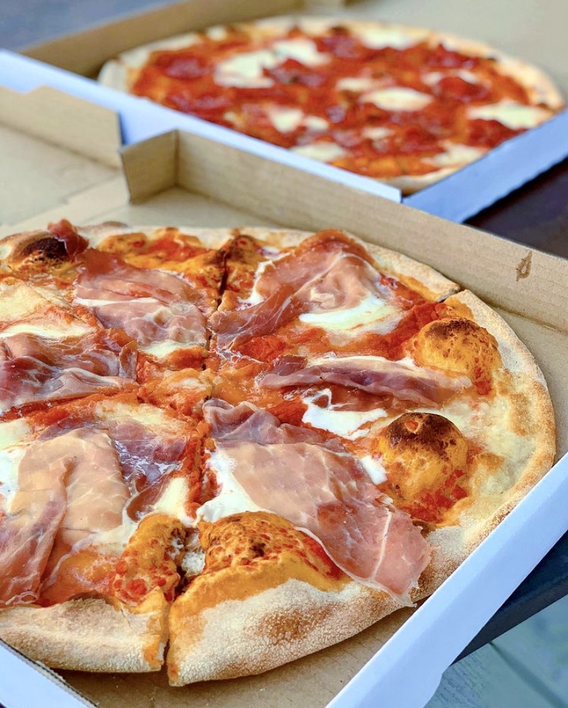 Celebrating these last days of 2020 with @ambrogio15sd and their heart-warming pizza 🍕❤️ Which one will you take home with you?

Order your favorite pizza to-go or get it delivered straight to you!

📸: @thehungryjessica