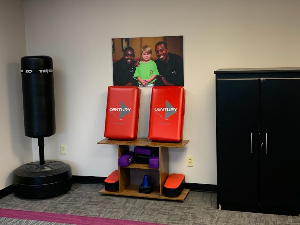 SouthfieldThd's tweet photo. Today’s Humanitarians, Are Tomorrow’s Heroes! 2711 Is Privileged To Join Forces With “Kids Kicking Cancer.” Transforming Challenging Illnesses Into Powerful Testimonies! #OperationSurprise “Breathe In The Light And Blow Out The Darkness!” @jamarrGiles @Shann_2711 @lcummings81 https://t.co/dcf1x9sX5e