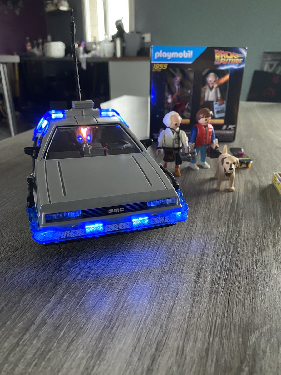 GregDaude's tweet photo. Super cadeau de noël @BacktotheFuture https://t.co/lkjw0mI5jn