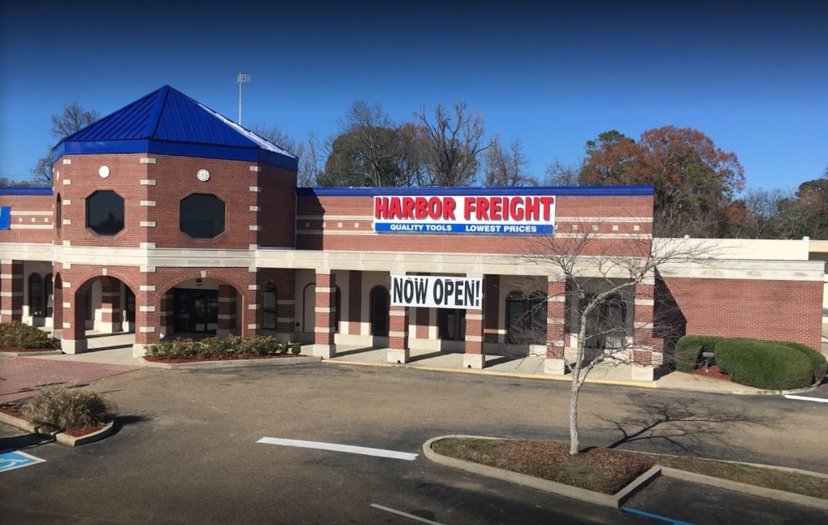 action_llc's tweet photo. Congrats to our partners at @HarborFreight  for their opening in Vicksburg, MS! Beautiful store! Go see them! #harborfreighttools #vicksburgms #cre #realestate https://t.co/Cct5mXx3kp