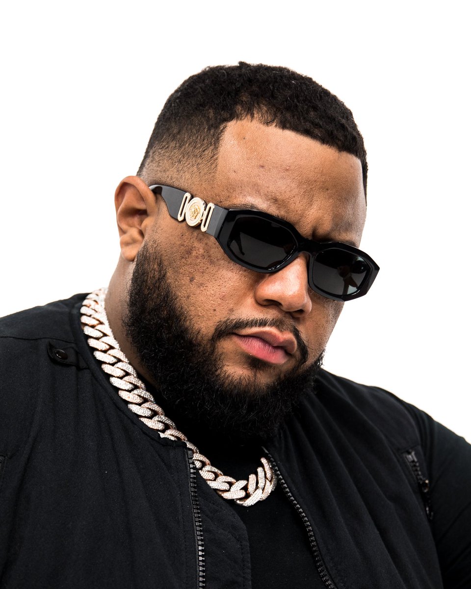 Just in 2020

“Hella Neck”
Signs multi million $ Record deal
10 hour b2b set w/ Diplo @ Space
Rare Myanmar
“TPOG” Documentary 
ANF Covid relief fund
First Drive In Fest In the USA
“Together”
Versace mansion set
Drops 100lbs 
Rare Thailand 
Signs global publishing deal

LEGEND.