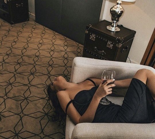 moontides_'s tweet image. 