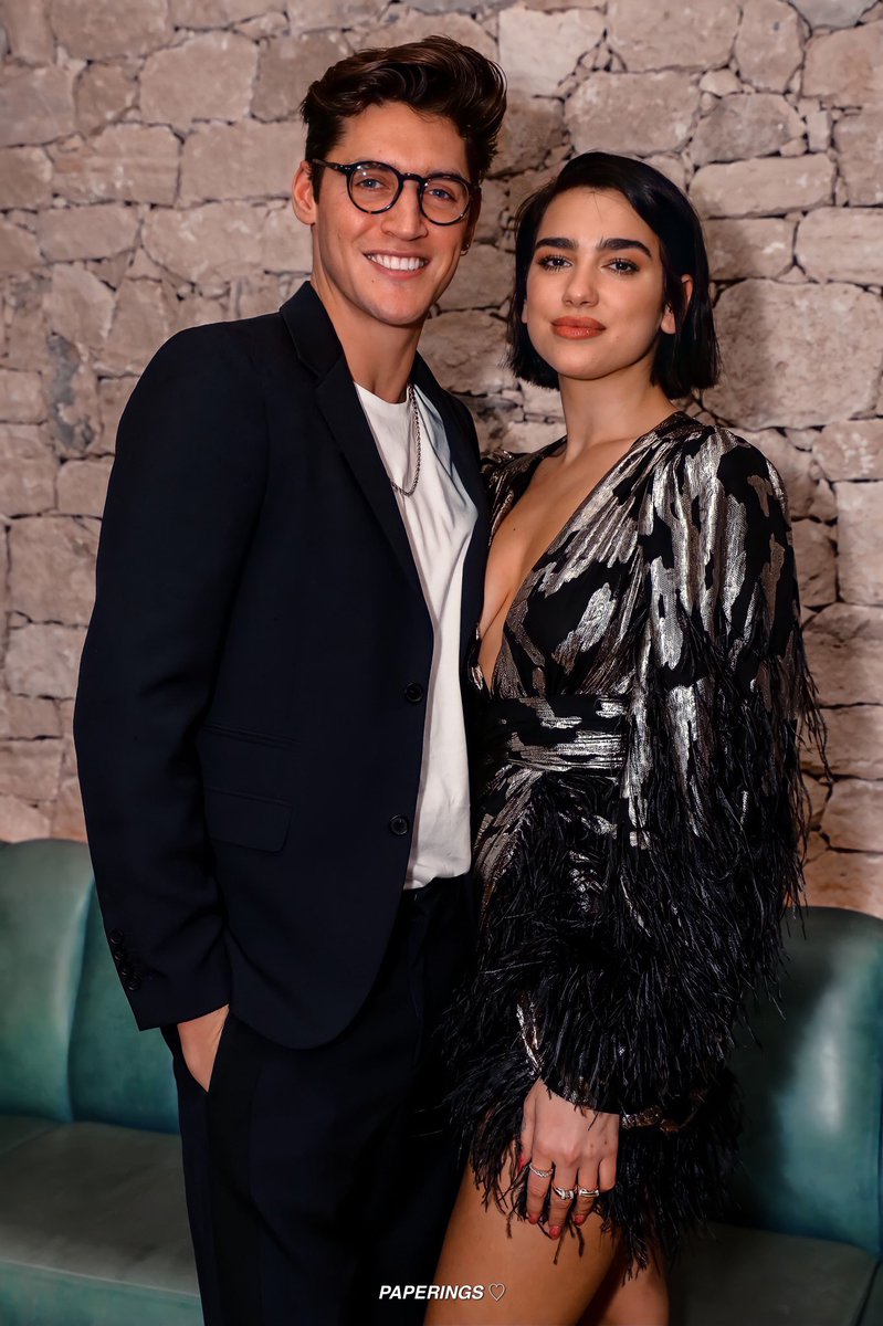 PAP3RINGS's tweet photo. «This is love, to fly toward a secret sky, to cause a hundred veils to fall each moment first, to let go of life finally, to take a step without feet.» #𝙇𝙤𝙨𝙈𝙤𝙣𝙩𝙚𝙣𝙚𝙜𝙧𝙤𝙨 .ೃ࿔⋆˚｡☪︎ https://t.co/gXSx3SdLZe