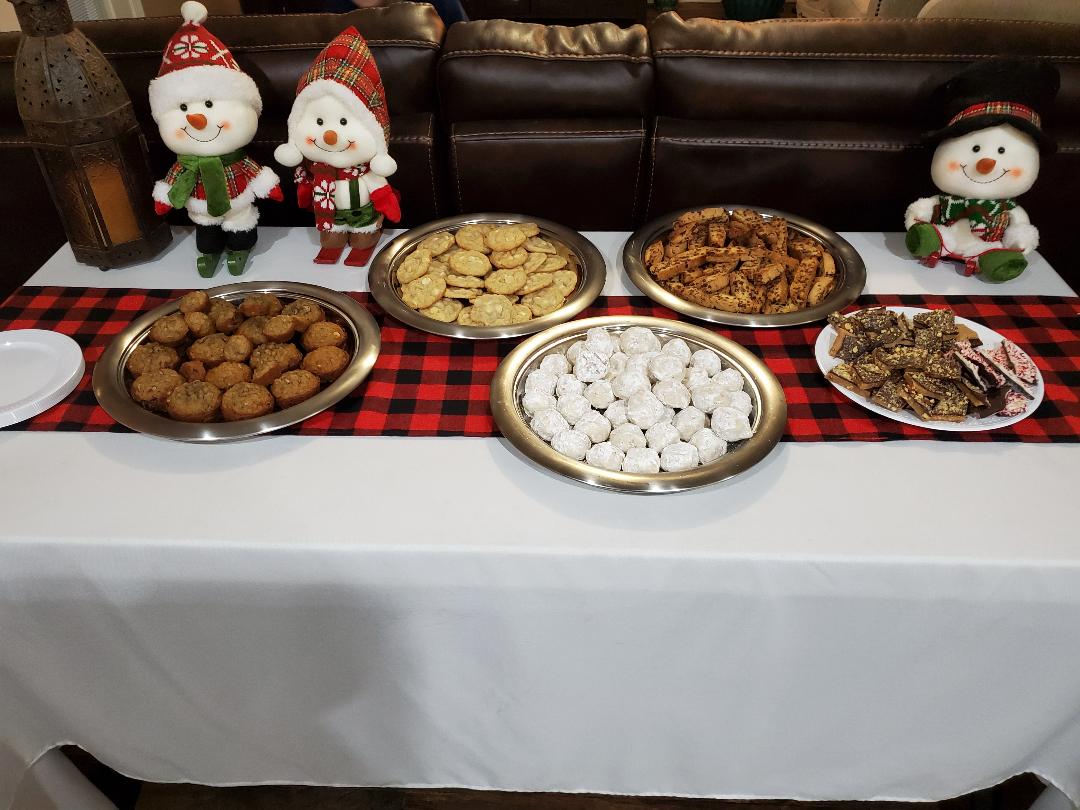 BlakeChannels's tweet image. When you're looking through Christmas photos and gain a clear understanding of where those extra holiday pounds came from... 🤣