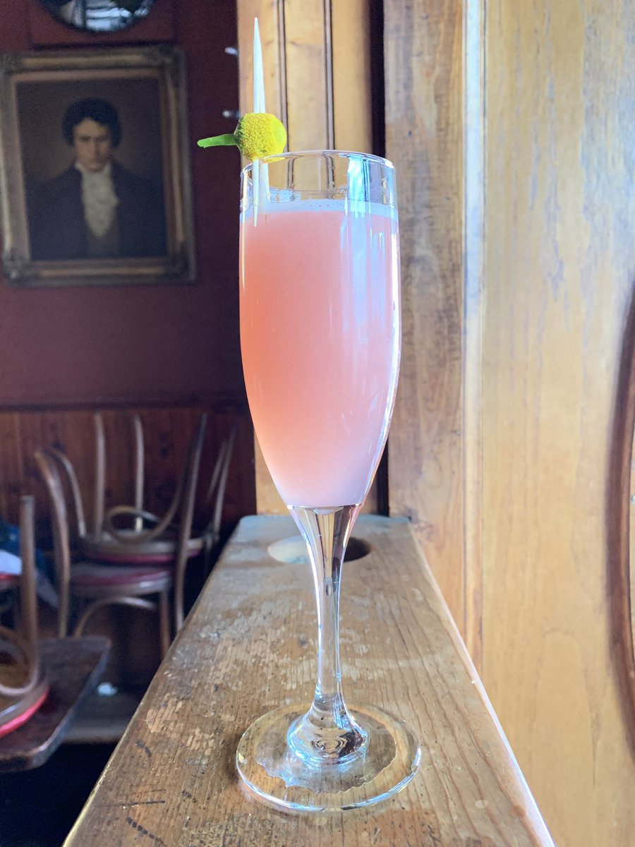 MyBrosBar's tweet image. Come try our “F-2020” drink. It’s delicious and numbs your mouth and wraps you in a warm blanket until 2021 arrives.