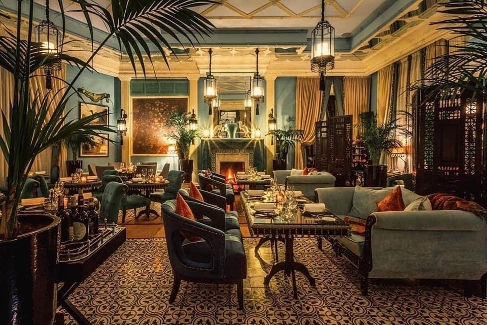 Morocco_01's tweet photo. إذا كنت من زوار #المغرب ، فيمكنك تجربة الغذاء أو العشاء في أجمل مطعم في العالم لسنة 2020 🇲🇦

تمكن المطعم مغربي “بالي رونسارد” من انتزاع جائزة “فيرساي” التي تمنح لأجمل مطعم في العالم، برسم سنة 2020 . المطعم فخم و يتواجد في منتجعات رونسارد في مدينة #مراكش .

#ألوان_المغرب 🇲🇦 https://t.co/GVqQpLCedT