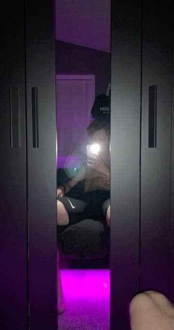 2 pic. See more on my onlyfans ? https://t.co/AZr0qUhQPe