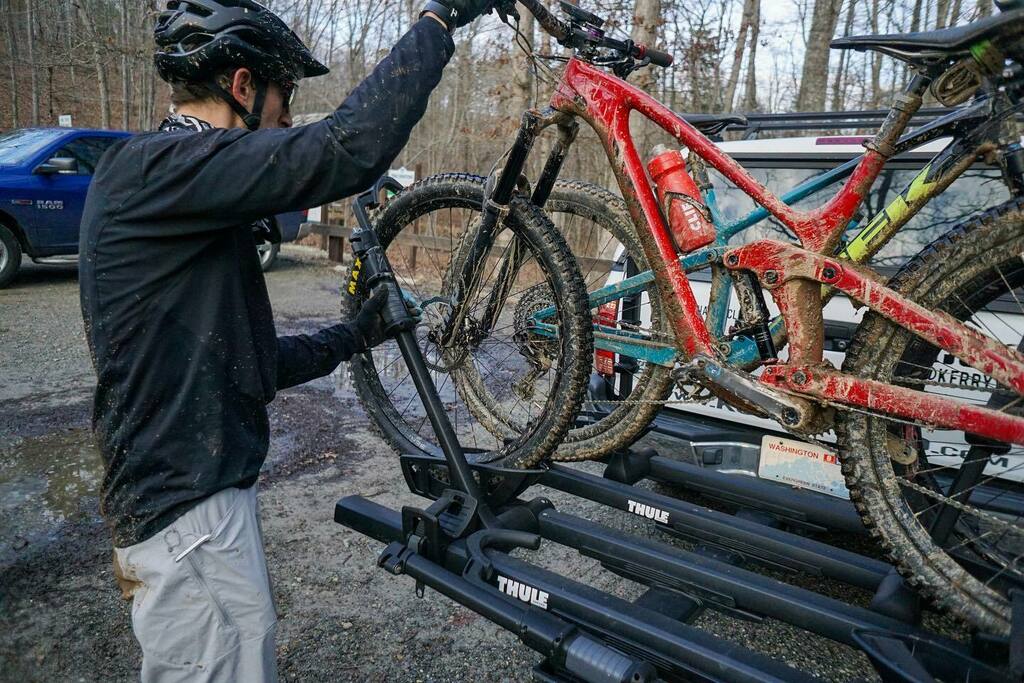 kerryw24's tweet photo. I’ve been using this new @thule T2 Pro and been loving it. Though I wonder how it appreciates muddy bikes? #thulerack #thule @konabikes #konaprocess153 @rideshimano #shimanoMTB @maxxisbike @7meshinc @clifbar https://t.co/09xcOBjEVx https://t.co/ZwNXuEp8YC