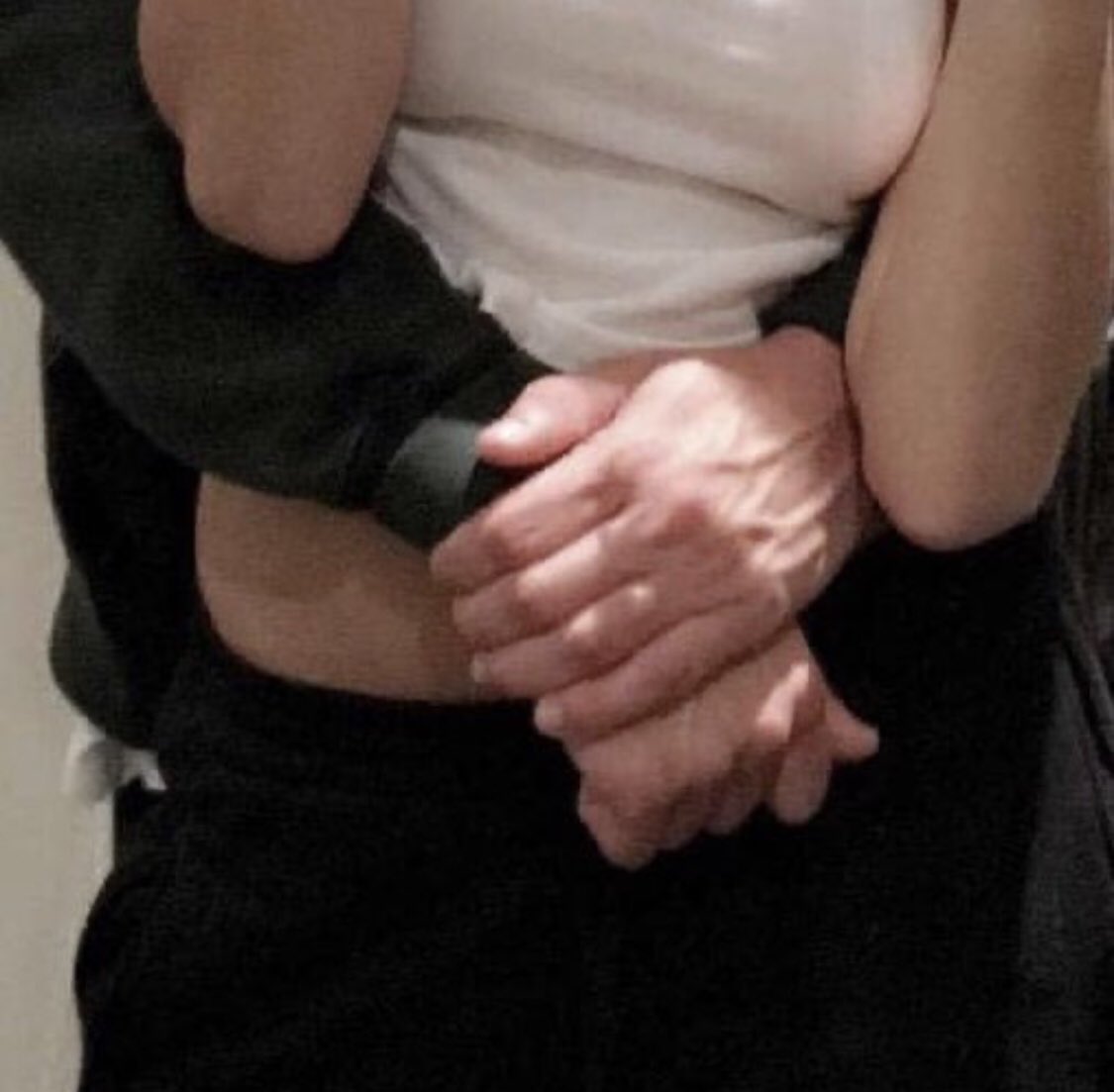 venuscvlt's tweet photo. skin contact https://t.co/FaGTY7UTSV