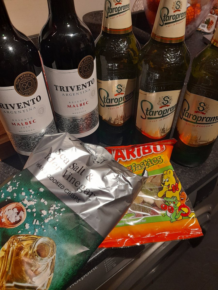 DirectHitPod's tweet image. Just recorded our latest pod, &apos;The Quiz of the Year&apos; with @joshwithers108 as quizmaster, @MattConroy6, @SHAGGY_SBS and Jim. Not a spoiler but Jim felt the need to buy this afterwards #bitter #SoreLoser #cricket #KohliTheGoat