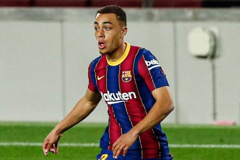 Rank (at LB): George BelloSam VinesSergiño DestAntonee Robinson