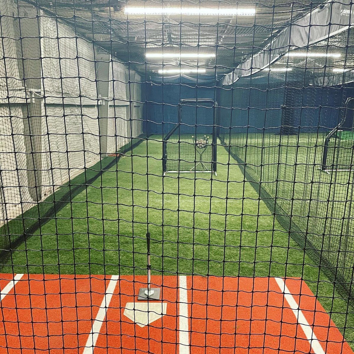 Looking for a place to hit where you can see some ball flight-path? Grab a membership or a day pass and come checkout what it feels like to hit down these 80ft lanes!

Link to Memberships: hitbaseball812.simplybook.me/v2/#membership

Link to Day Pass: hitbaseball812.simplybook.me/v2/#book/locat…