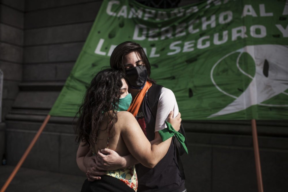 ailuxarg's tweet photo. MAS ARGENTINA QUE NUNCA, ESTAMOS A UN PASO, ES LEY 😭🇦🇷✊🏻💚 #AbortoLegal2020 https://t.co/X6PXpvhSDm