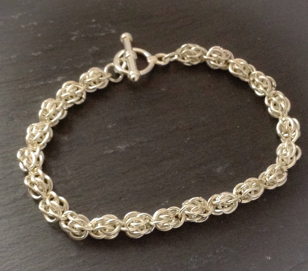 ArtisanJByViv's tweet image. Silver Plated Chain Bracelet, Metal Bracelet For Her, Sweetpea Chainmaille Bracelet, Medieval Jewellery, Evening Bracelet, Wife From Husband tuppu.net/aa78ef7c #Etsy #BeadsofCreation #AnniversaryGift