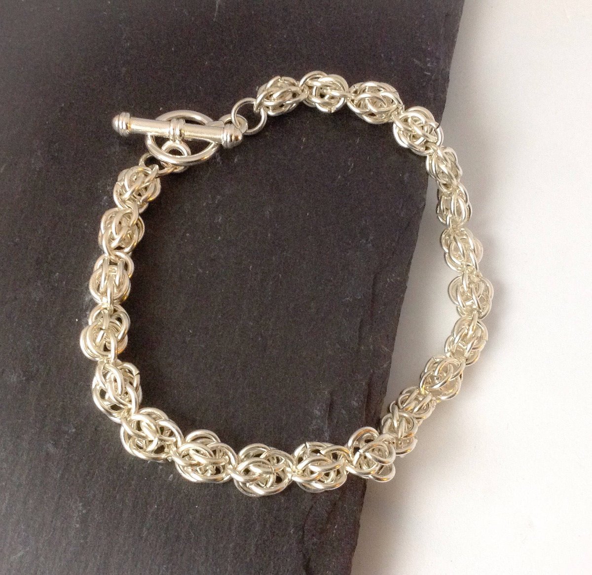 ArtisanJByViv's tweet image. Silver Plated Chain Bracelet, Metal Bracelet For Her, Sweetpea Chainmaille Bracelet, Medieval Jewellery, Evening Bracelet, Wife From Husband tuppu.net/aa78ef7c #Etsy #BeadsofCreation #AnniversaryGift