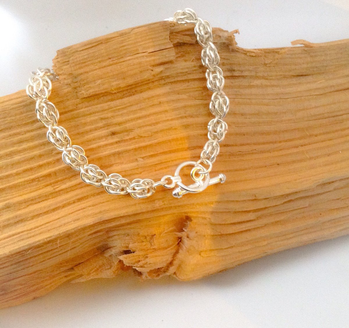 ArtisanJByViv's tweet image. Silver Plated Chain Bracelet, Metal Bracelet For Her, Sweetpea Chainmaille Bracelet, Medieval Jewellery, Evening Bracelet, Wife From Husband tuppu.net/aa78ef7c #Etsy #BeadsofCreation #AnniversaryGift