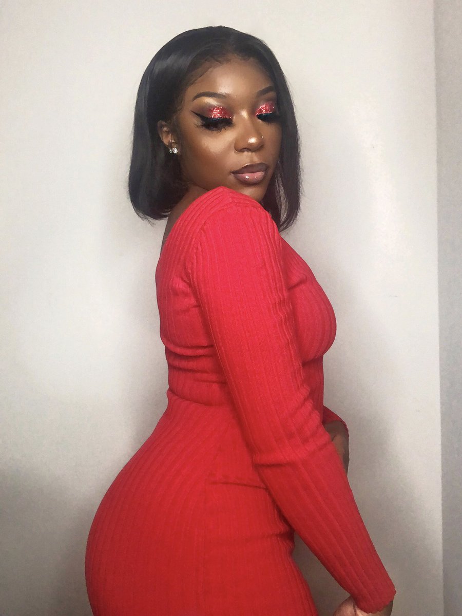 __allthatjazz's tweet photo. In my dreams, you keep walking by..🌹 https://t.co/qT7GXMLPGH