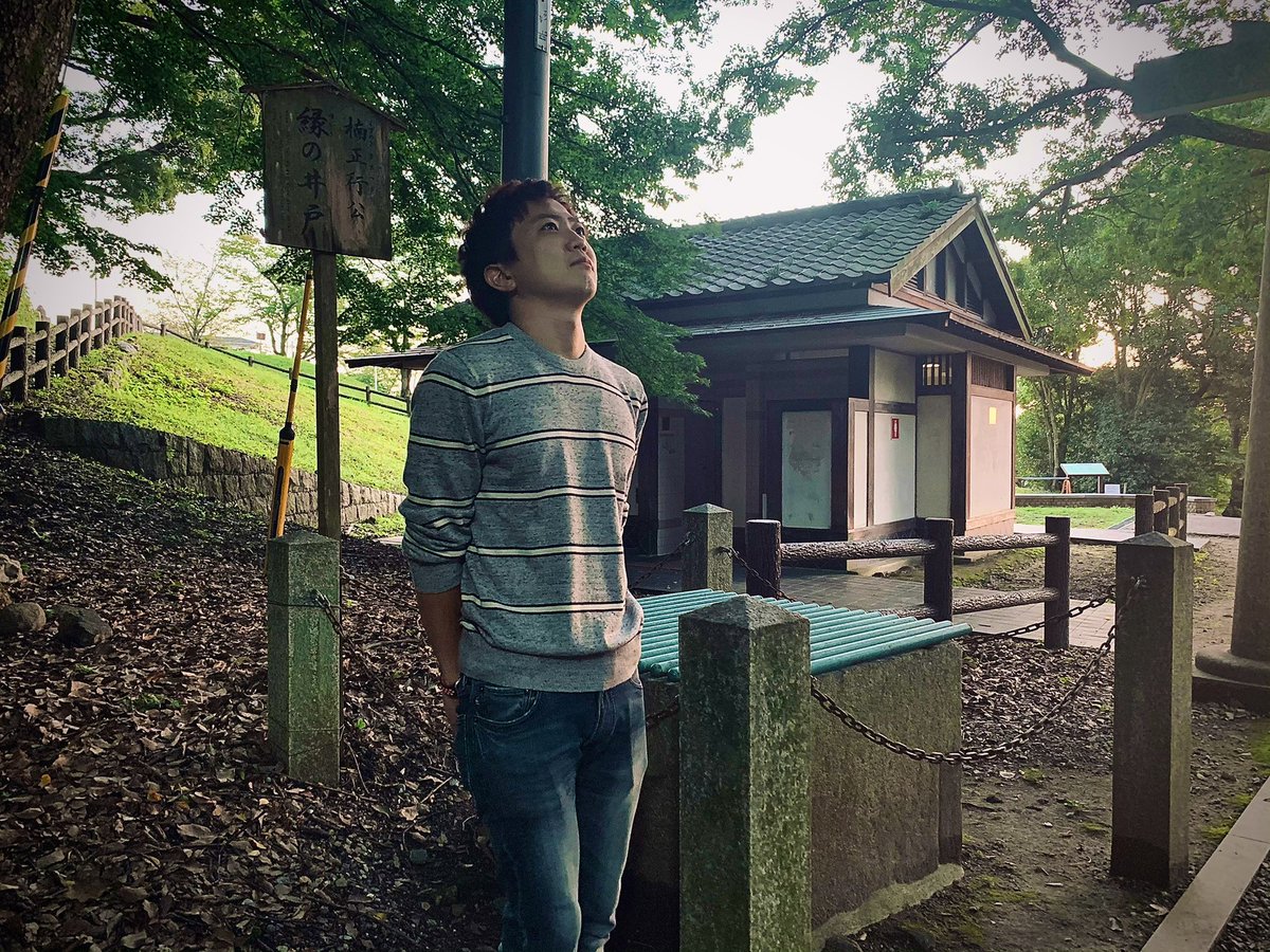 ChZozozo's tweet photo. 首洗い井戸(楠木正行公縁の井戸)。正平3年、南朝方であった楠木正行、正時兄弟は高師直率いる北朝の大軍と戦い、一族郎党数十名が討ち死にしたと伝えられる。その打ち取られた楠木正行の首が洗われたのがこの首洗い井戸だと言う。https://t.co/P6mw3pPmPL

#ゾゾゾ #心霊スポット #大阪府 #首洗い井戸 https://t.co/xVrnXRmpdi