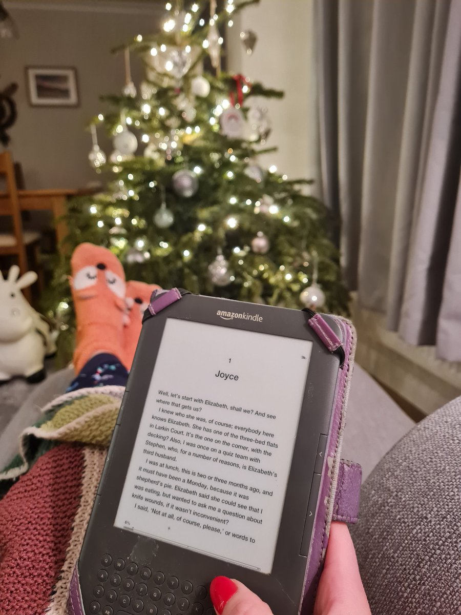 kaatiesmith_'s tweet photo. My new years resolution is to make more time for ME without apologising/feeling guilty for it. Cheeky test run tonight: Feet up and eyes on @richardosman Thursday Murder Club. I haven't picked up a decent book in ages, but this one has promise! #mustreadmore #NewYearsResolutions https://t.co/mNblthU2QA