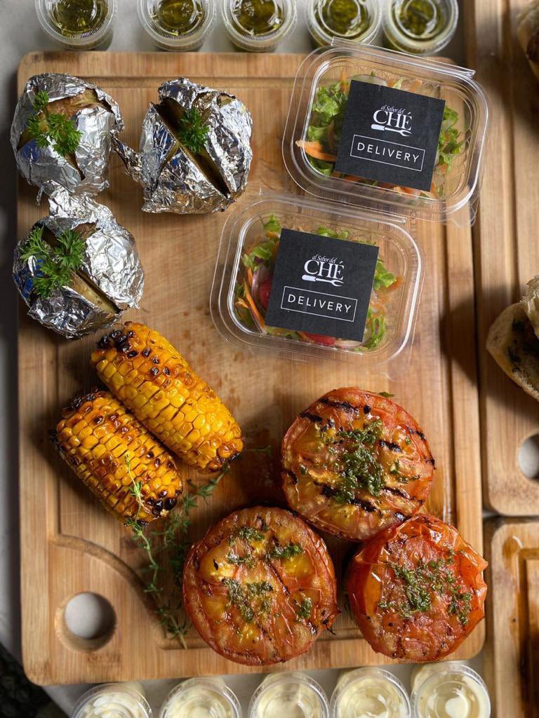 RoloGonzalezH's tweet photo. Ya pensaron que cenar el 31 de diciembre? 
Este año nosotros cenaremos una Parrillada Familiar de nuestro amigo @gabascr y su servicio Delivery de @AlSabordelChe 

Totalmente recomendada para actividades Familiares, la calidad y el Servicio, el sabor y los cortes son únicos!! https://t.co/fFllaq1gSL