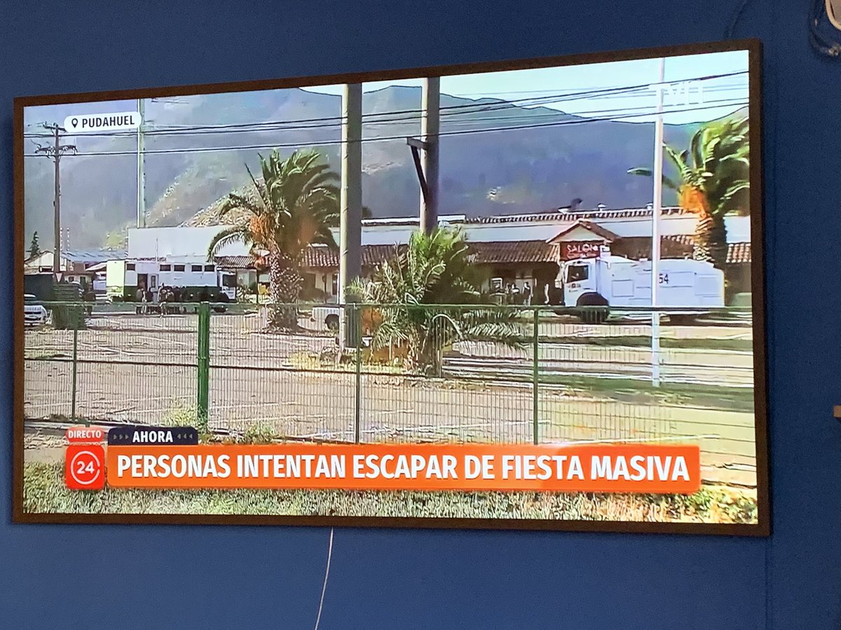 Napolitano_L's tweet image. Cago #moisesentvn por la fiesta “clandestina” en Pudahuel 🤦🏻‍♂️