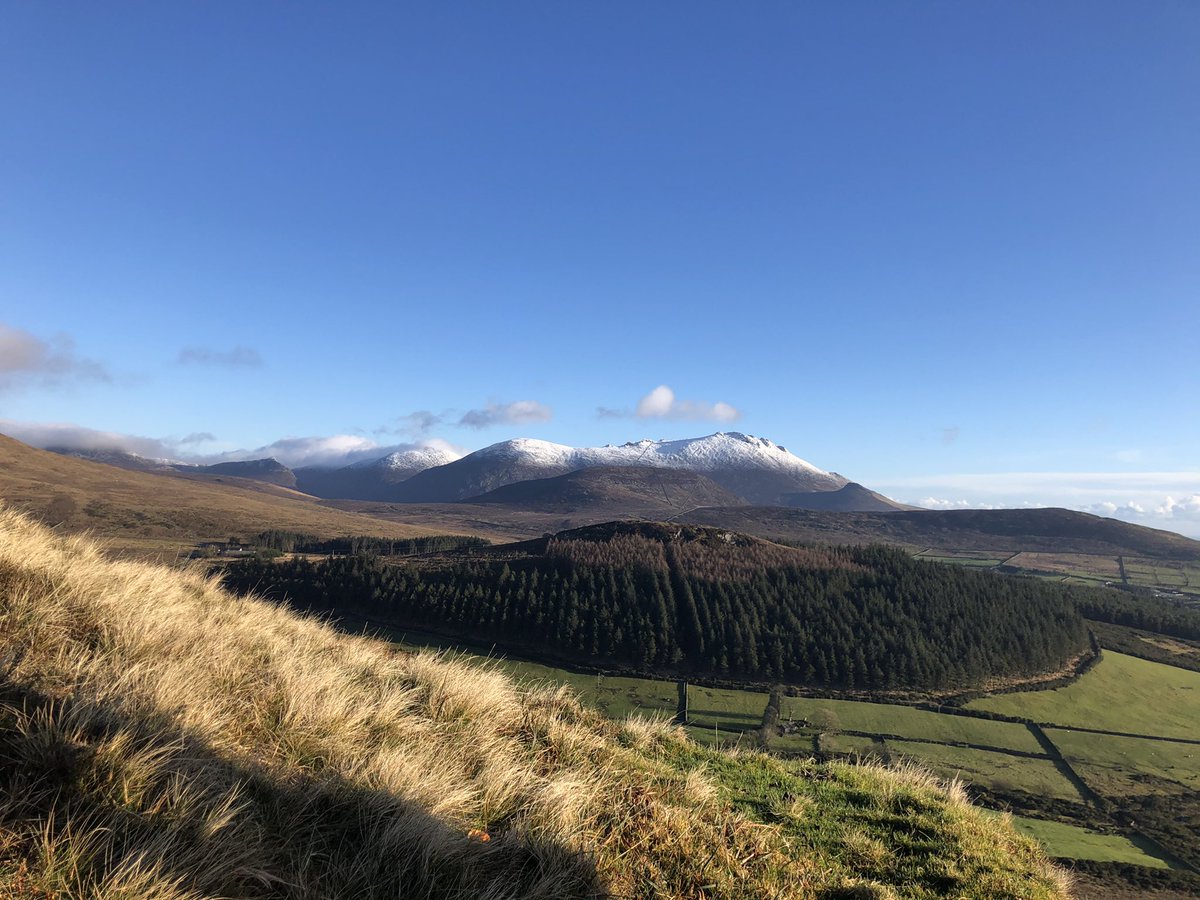 quizwritermark's tweet photo. From sunny climbs to snowy peaks we saw it all today. Glad I was prepare with the right gear and backup equipment. #Mournes #mournemountains #codown #countydown #attical https://t.co/Wytdy9EAOW
