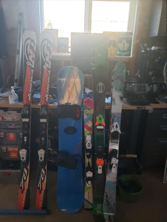 backalleytech's tweet photo. Planks are starting to pile up! Get your skis or board a HOT HAND WAX from Back Alley Tech Shop! Only $15! Need a edge sharpen and a base grind? We do that too! Only $40! Keep your ride in tip top shape @ BATS.
Text 825-440-8827 to arrange an appointment!
#SupportLocalBusinesses https://t.co/nKmLEk8Tce