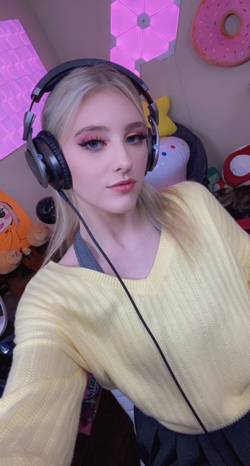 IM ONLINE NOW 😘 Come play among us!   Also, I&rsquo;ve been practicing my makeup everyday, and I tried out