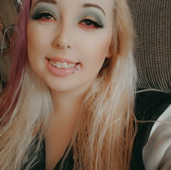 1 pic. Only a few more days left of my huge sale! 💥50% OFF so its only $5 for 30days! • Nudes/Lewds • 1:1 Messaging Daily • Fetish/Taboo Friendly • B/G & Solo Content •MORE *Check down below or in my bio for link* https://t.co/3bX9Za91fk