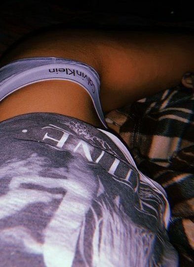 mayalynn128's tweet photo. chill ✨🪐 #calvinklein #unterwäsche #feet #fuß #sexy https://t.co/jHgizvUBvK