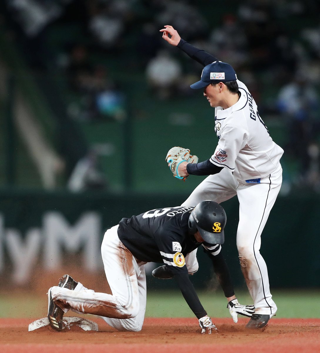 日刊スポーツ野球取材基地 Op Twitter 厳選 河田２ 河田真司カメラマンの第２位も ソフトバンク周東 左 が13試合連続で盗塁を決めた試合 世界記録更新の瞬間が目の前で起こり 純粋に気持ちが高揚しました Sbhawks 周東佑京 厳選