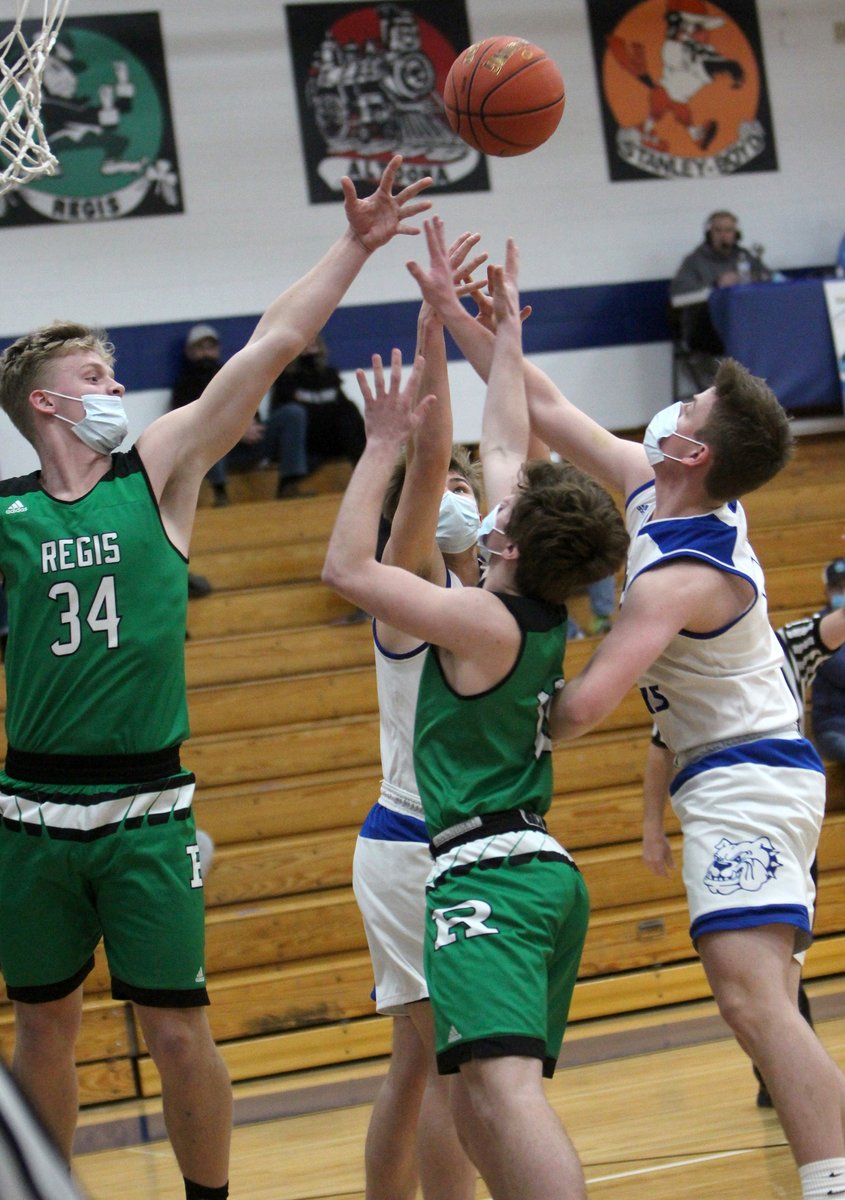 Logan Hughes' basket with 3.5 seconds to go helped the McDonell boys basketball team edge Eau Claire Regis 54-53 on Tuesday.
STORY: chippewa.com/sports/high-sc…
PHOTOS: chippewa.com/sports/high-sc…