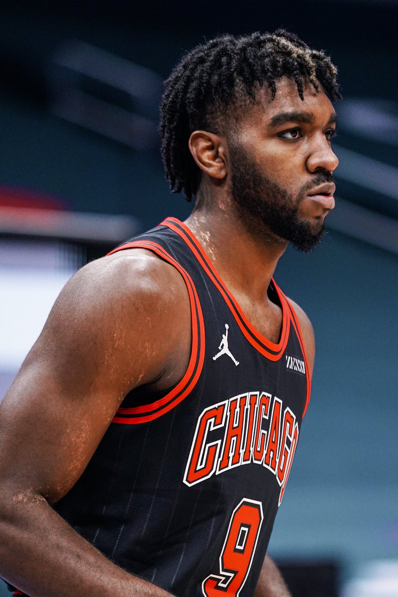 BleacherReport's tweet photo. .@chicagobulls debuting their pinstripe jerseys with the MJ logos tonight 🔥 https://t.co/bHLa0NwZkH