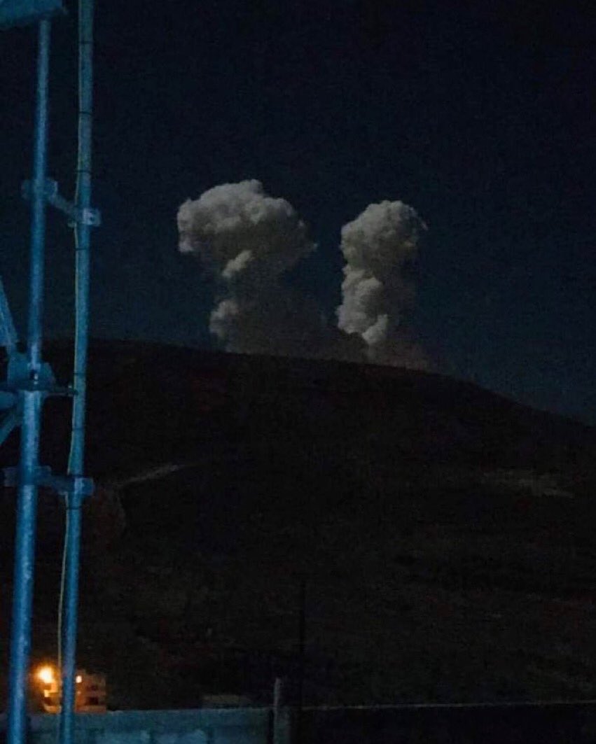 AmarrHT's tweet photo. #BREAKING: Image of heavy explosions after targeted weapons depots were struck by the Air Force in ez-Zabadani near the capital #damascus 
Image Source: @Intel_Sky 
#حربي_بالاجواء  #لبنان  #سوريا  #lebanontimes  #israel #Syria  #سوريا  #إسرائيل https://t.co/cQ3e3YYQGi
