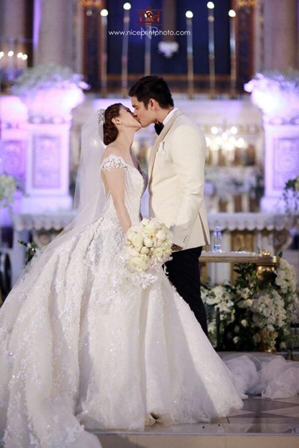 mariadongmarian's tweet image. Happy 6th Wedding Anniversary DongYan 😍😍 
Marian Rivera 
Dingdong Dantes #DM123014 #DongYanWedding