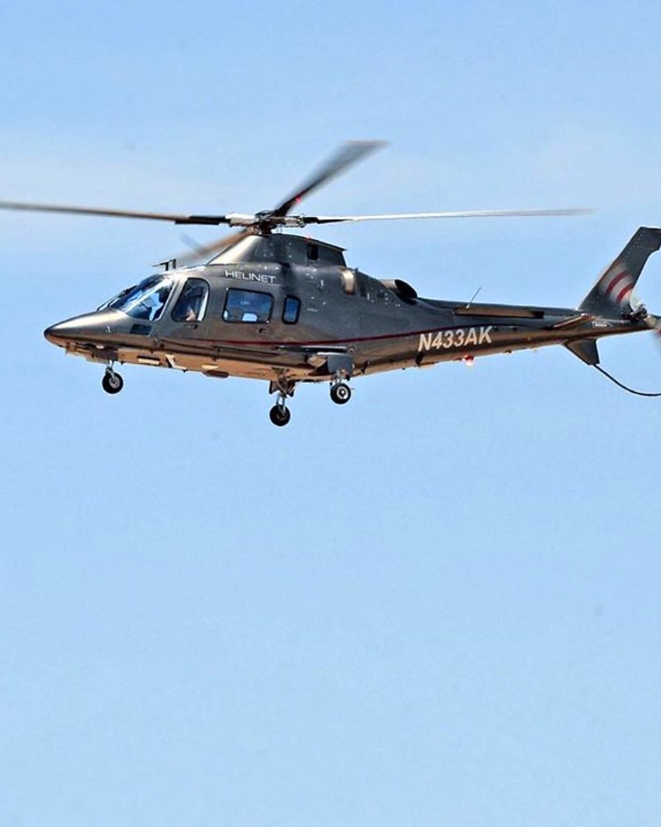 Helinet's tweet image. #TakeOffTuesday showcasing @helinet’s luxurious A109. Thank you for sharing this great capture Harry Burke!

#Helinet #HelinetAviation #Helicopter #Charter #CharterHelicopter #A109 #FlyPrivate #VIP #AerialSightseeing #HelicopterCharter #LosAngeles #ILoveVNY @VanNuysAirport