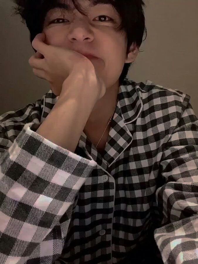 chimyyoda's tweet photo. HAPPY TAEHYUNG DAY!! Happy birthdayday taehyung-ah~ 사랑해

#방탄소년단진 #taehyungday https://t.co/SfXHPsISr5