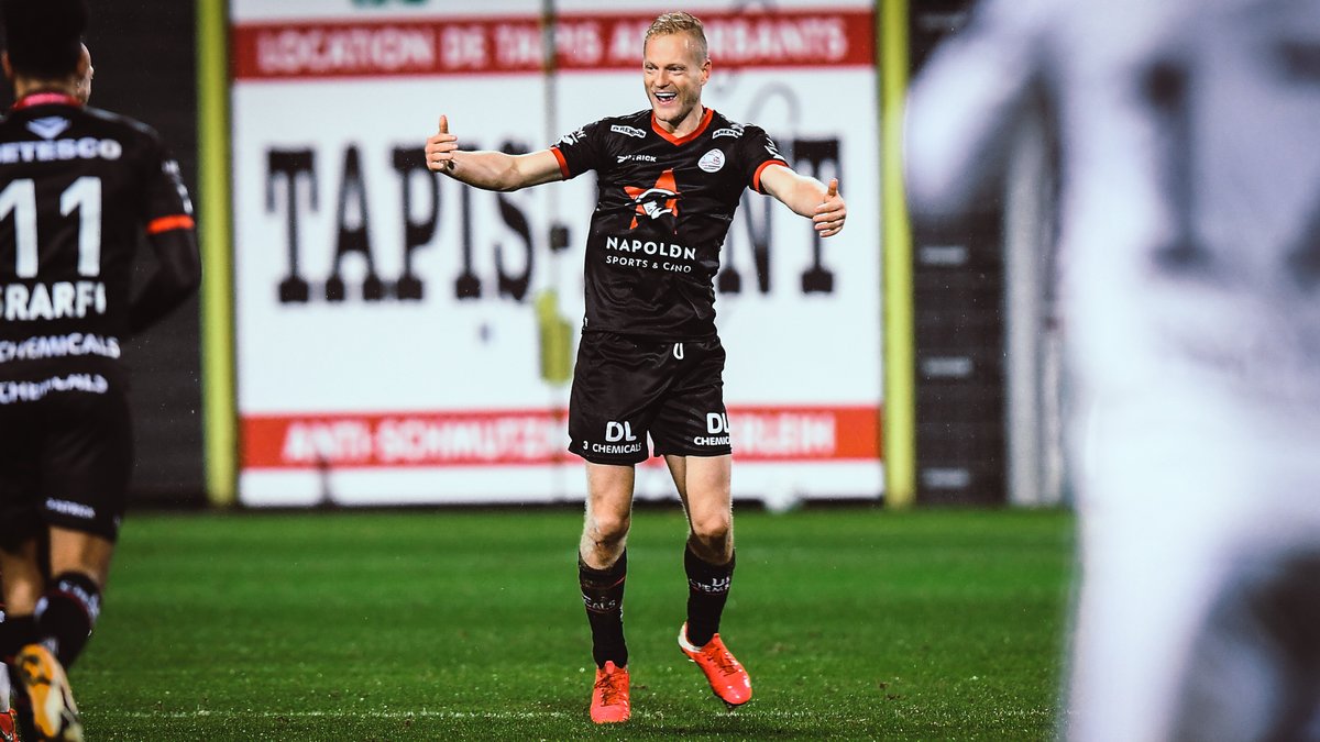esseveeofficial's tweet photo. Goeiemorgen fans! 😍

Nog even bekomen van gisterenavond 🔥 https://t.co/y1MC8emc03