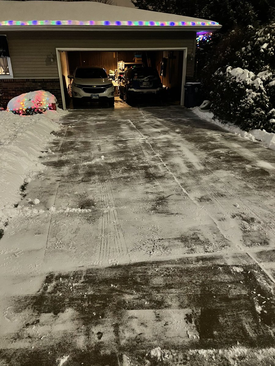 Of course I got my driveway done as well... backs a liiiiittle tight though  #PantherPride  #ShovelADriveway