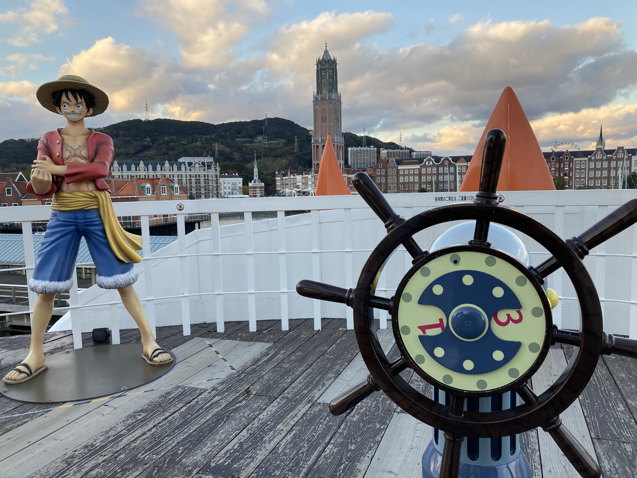 Norikai ハウステンボスのアトラクション サウザンドサニー号クルーズ ワンピース 全盛期に話題になってた印象 コロナの影響か停泊していました ハーバータウン内もワンピースグッズがありました ワンピース ハウステンボス 写真