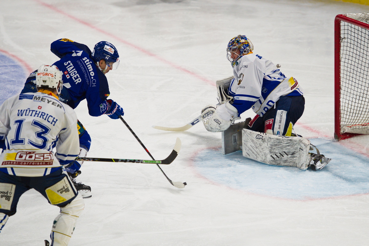Der Bericht und die Bilder zum Spiel EHC Kloten vs. EVZ Academy 7:0 ist jetzt online auf szenemagazin.ch
📷 Marcel Kaul / szenemagazin.ch
<a href="/AllesHockey/">Eishockey Schweiz</a> <a href="/eishockeymag/">Eishockey News</a> <a href="/eishockeynews/">eishockey news</a> <a href="/hockeyfans_ch/">hockeyfans.ch</a> <a href="/SwissIceHockey/">Swiss Ice Hockey</a>  <a href="/szenemagazin/">szenemagazin</a> <a href="/EHC_Kloten_1934/">EHC Kloten</a>