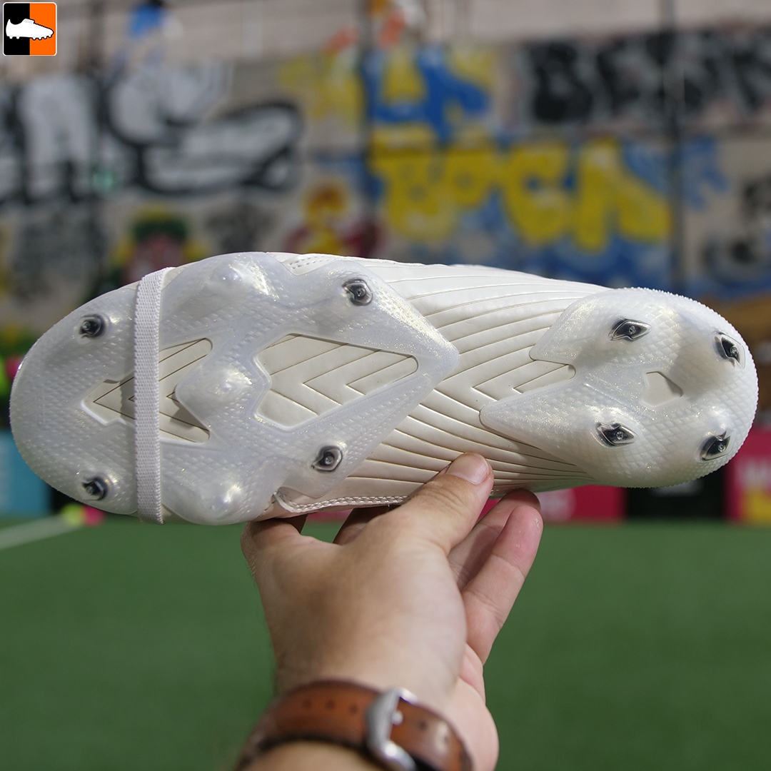 Football_Boots's tweet photo. Iconic Predators in white, gold, and black 2020 remake with a modern lightweight split soleplate
-
Predator Absolute in the Eternal Class/Luxury Pack
-
Fielded by Beckham, Zidane, & Lampard
-
#footballboots #soccercleats #adidasfootball #eternalclass #luxury #predatorabsolute https://t.co/Xtnk18fQxJ