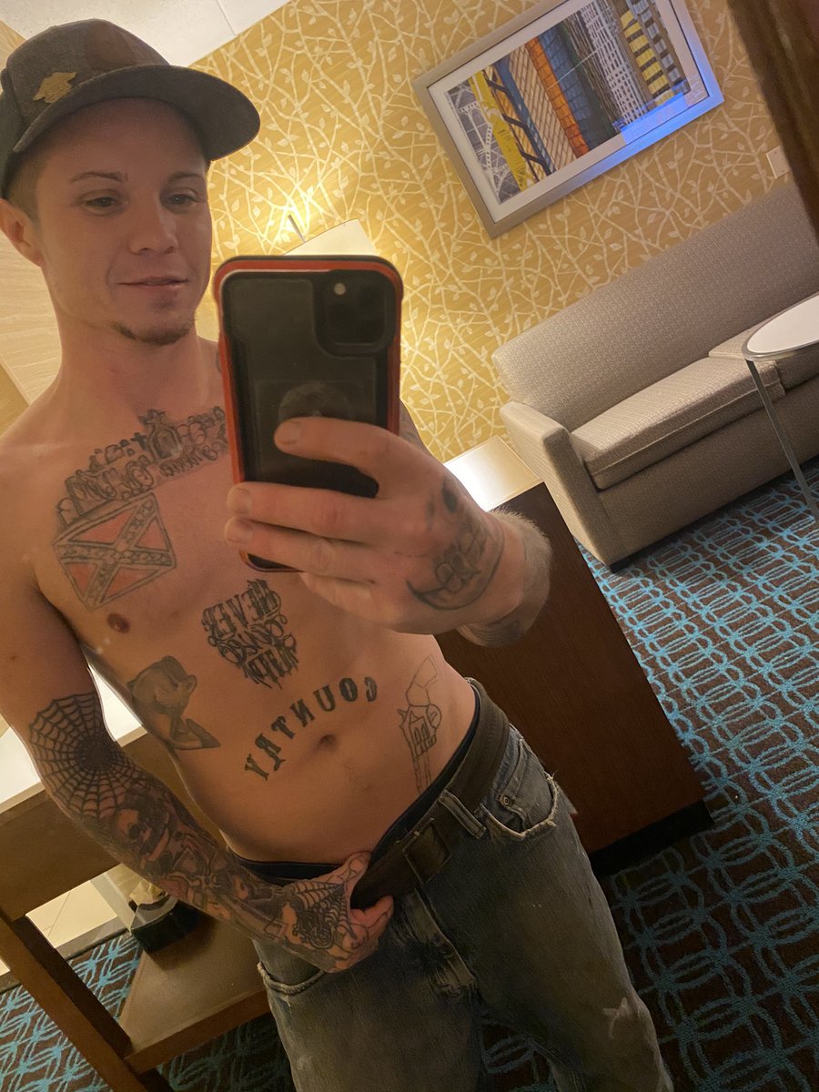 xxx_wolfe's tweet photo. Feeling really good tonight let’s have some fun! 😜😘😉 https://t.co/3zCkOQKHMA