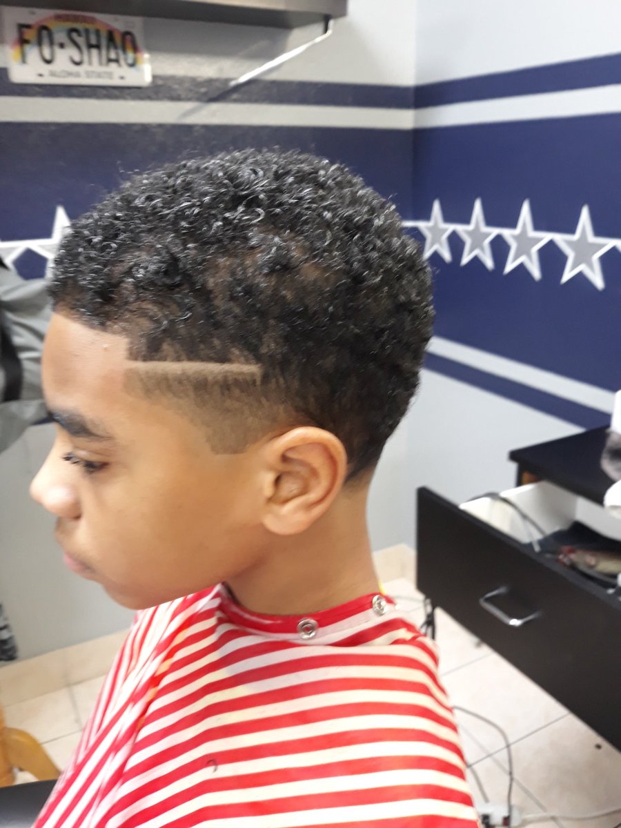 GeniusHaircut's tweet photo. Work Never stops #THEGENIUS  #IFADEMALL!!! https://t.co/9WnMZcBXfz