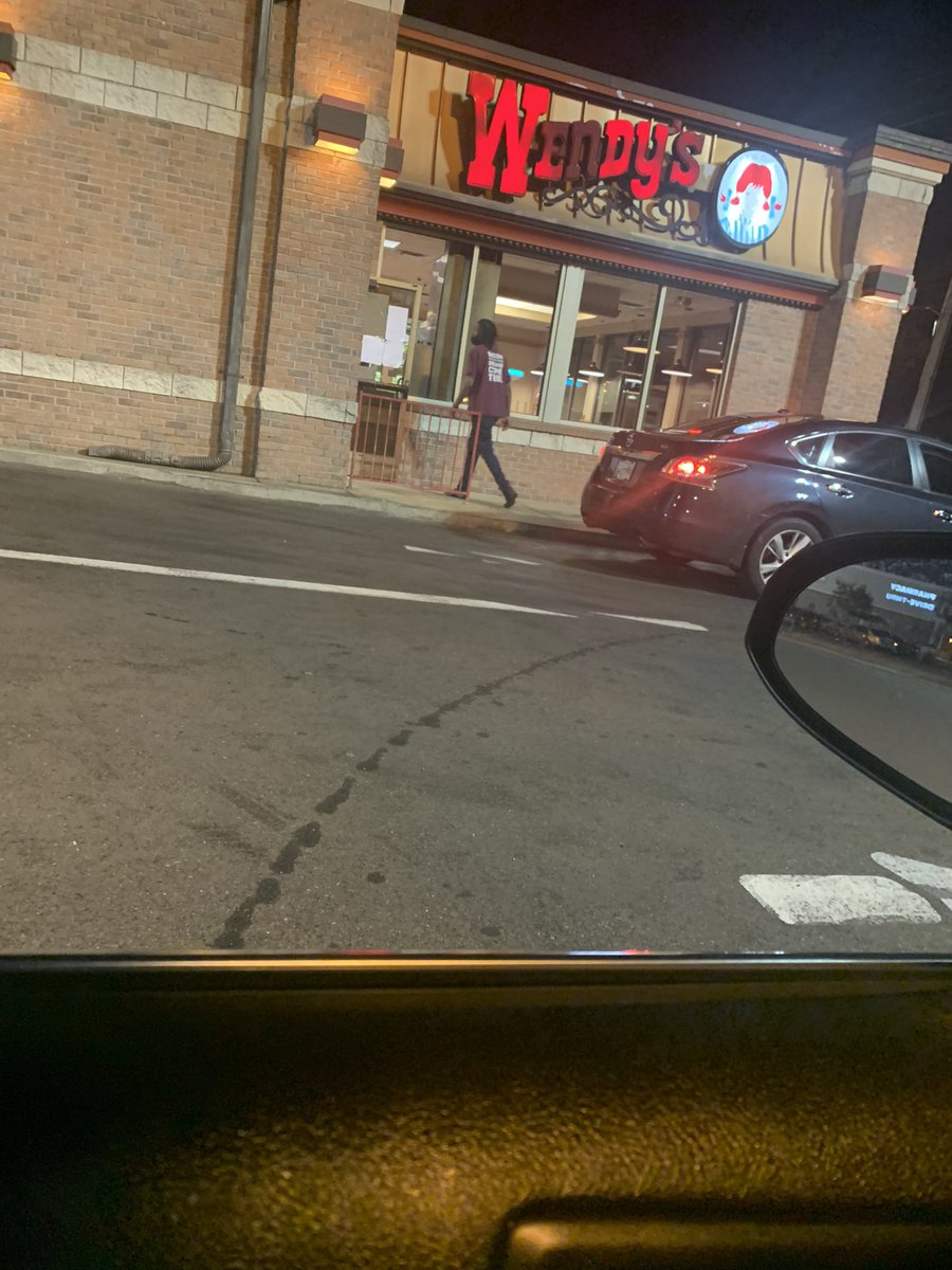shaetheaka's tweet photo. Horrible customer service @Wendys Store #00009704. How many times are you going to use the lie, “I don’t see your mobile order.” This is the excuse the shift manager uses..enough is enough. Is cussing out and yelling at customers comes with lost mobile orders? https://t.co/dU4vjpe5By