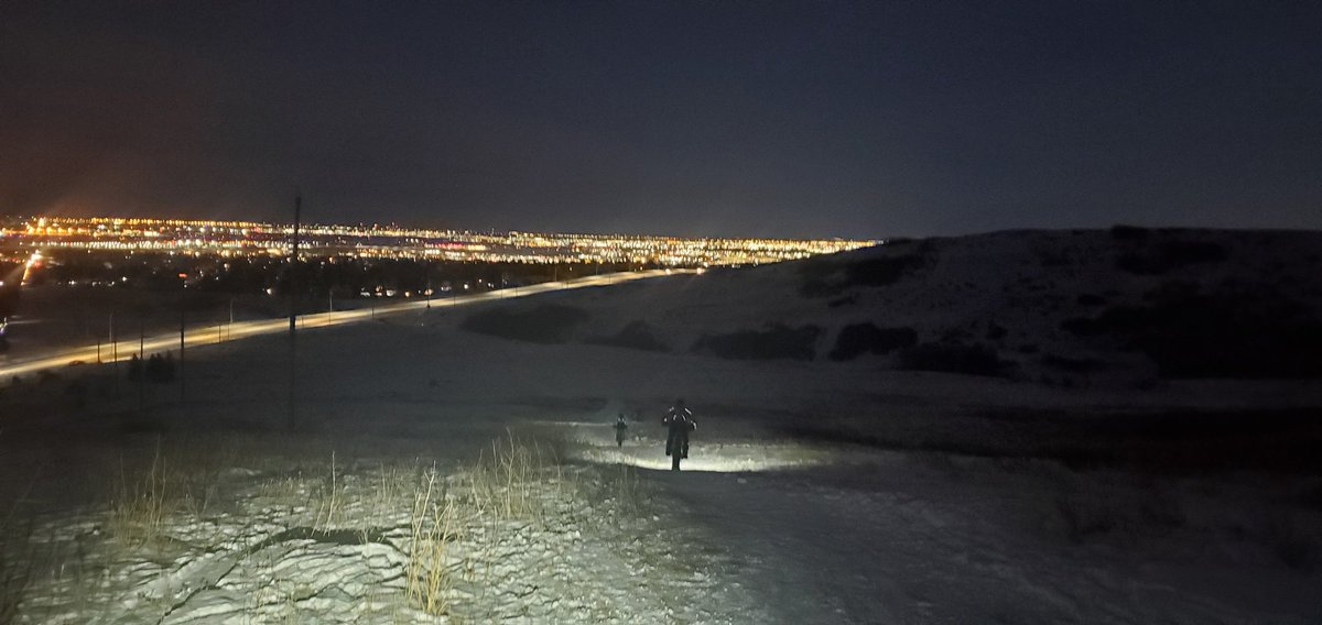 cederbergspeaks's tweet image. Cold Full Moon night ride at Nosehill with @enicholsonphoto + M&amp;amp;J @rothandramberg. 

So fun to ride perfectly packed trails following the lights ahead... or at times just by moon light. Adventure is out there!

#nightride #justbikeit