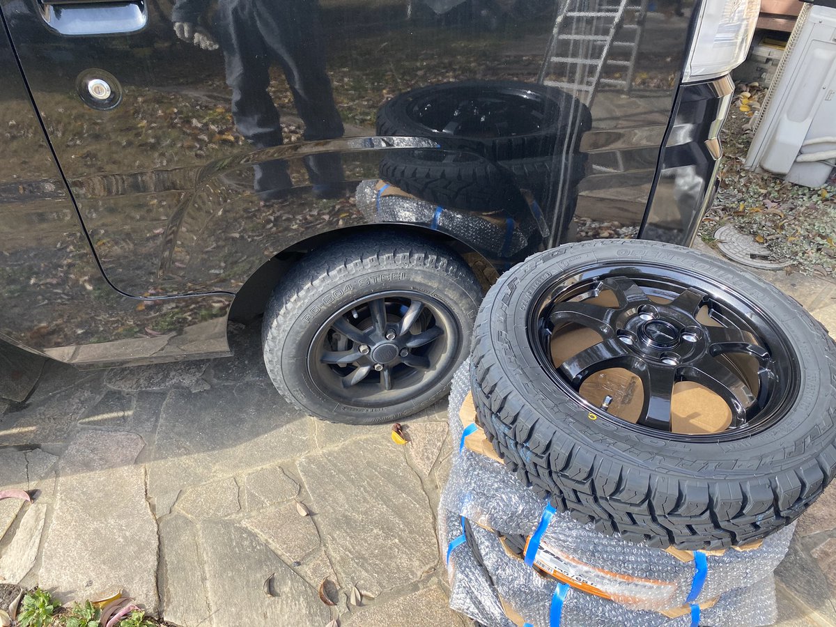 パンクしたルゥ 軽トラのタイヤ年内間に合った 今回はrd604の13インチからオープンカントリー 14インチに変更 さぁ雪積もれ パンクしたルゥ 軽トラのタイヤ年内間に合った 今回はrd604の13インチからオープンカントリー 14インチに変更 さぁ雪積もれ