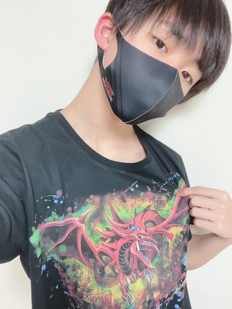 石橋 陽彩 いでよ オシリスの天空竜っ Konamiさんからでオシリスの天空竜tシャツ 遊戯王ラッシュデュエルマスクを貰いましたっ めっちゃカッコイイっ 今度収録に着て行っちゃおっかな っ C Konamiさん ありがとうございますっ 石橋 陽彩 いでよ オシリスの天空竜っ Konamiさんからでオシリスの天空竜tシャツ 遊戯王ラッシュデュエルマスクを貰いましたっ めっちゃカッコイイっ 今度収録に着て行っちゃおっかな っ C Konamiさん ありがとうございますっ