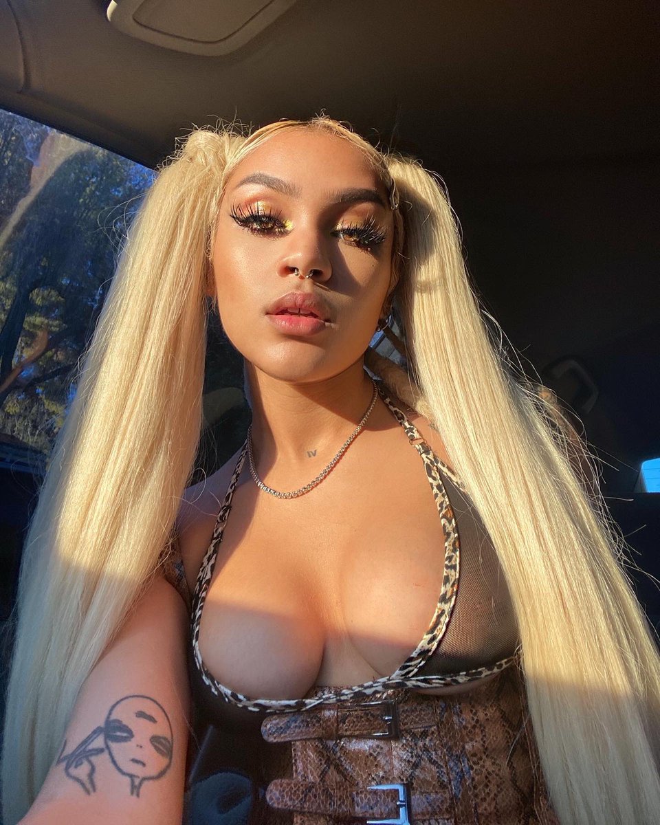 ivthe4's tweet photo. I only fw simps🦇🤎 https://t.co/SVpEGSUHLQ
